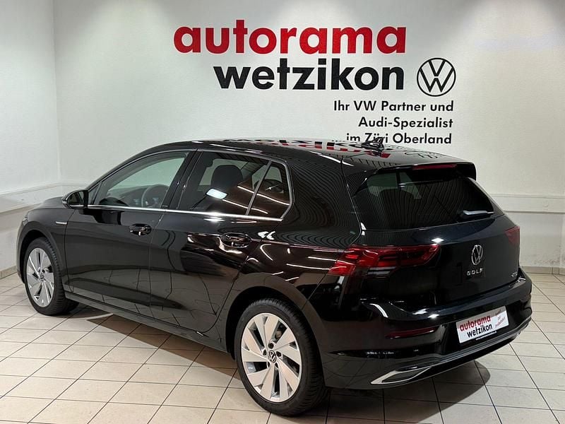 Gebraucht VW Golf VIII Style 150 PS (110 kW) 2024 Schwarz Limousine