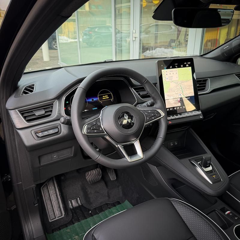 Neu Mitsubishi Grandis Instyle 158 PS (116 kW) 2026 Schwarz SUV