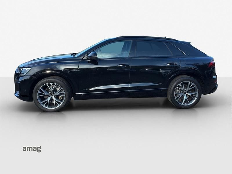 Gebraucht Audi Q8 Ambiente 394 PS (289 kW) 2024 Mythosschwarz metallic SUV