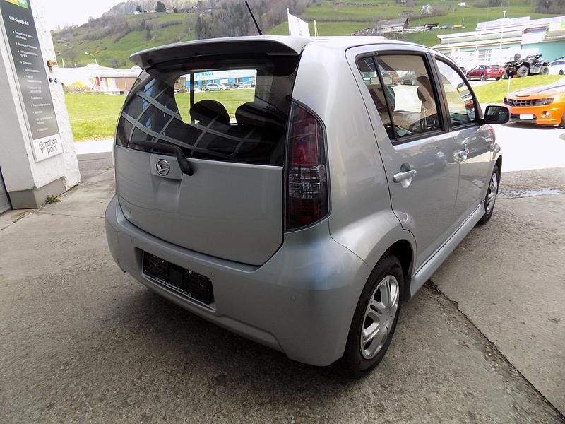 Gebraucht Daihatsu Sirion 91 PS (66 kW) 2009 Silber Kleinwagen