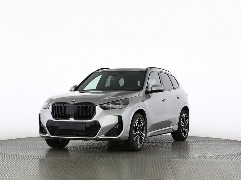 Neu BMW X1 M Sport 163 PS (119 kW) 2025 Spacesilber mét. SUV