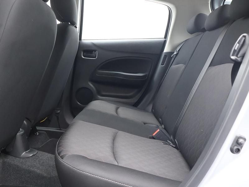 Gebraucht Mitsubishi Space Star Inform 71 PS (52 kW) 2023 Silber Limousine