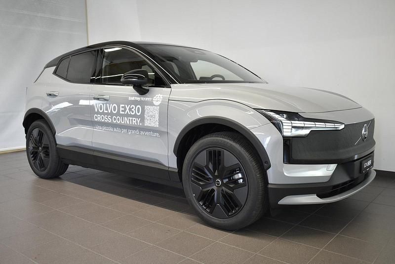 Neu Volvo EX30 CC Performance 314 kW (428 PS) 2025 Grau SUV