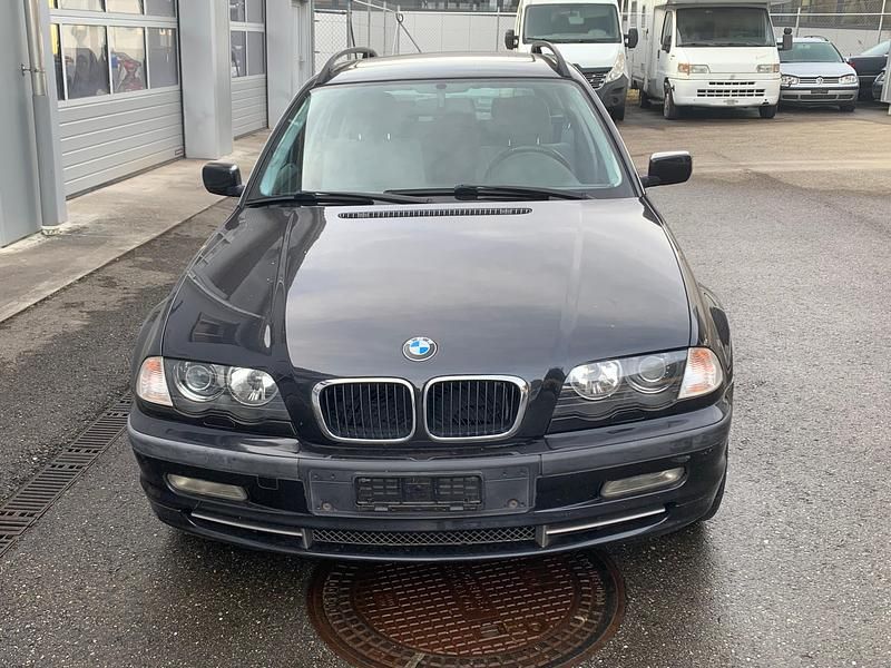 Gebraucht BMW 330 231 PS (169 kW) 2000 Kombi