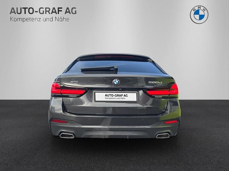 Gebraucht BMW 520 M Sport 201 PS (147 kW) 2024 Grau Kombi