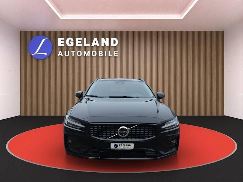 Gebraucht Volvo V60 Plus 211 PS (155 kW) 2024 Kombi