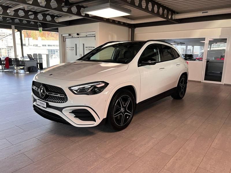 Gebraucht Mercedes GLA220 190 PS (139 kW) 2024 SUV