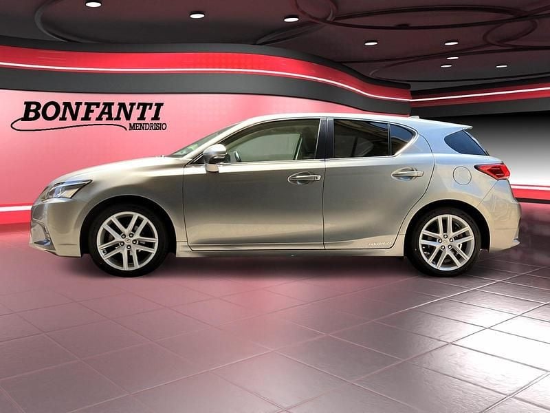 Gebraucht Lexus CT200h 136 PS (100 kW) 2020 Weiss Limousine