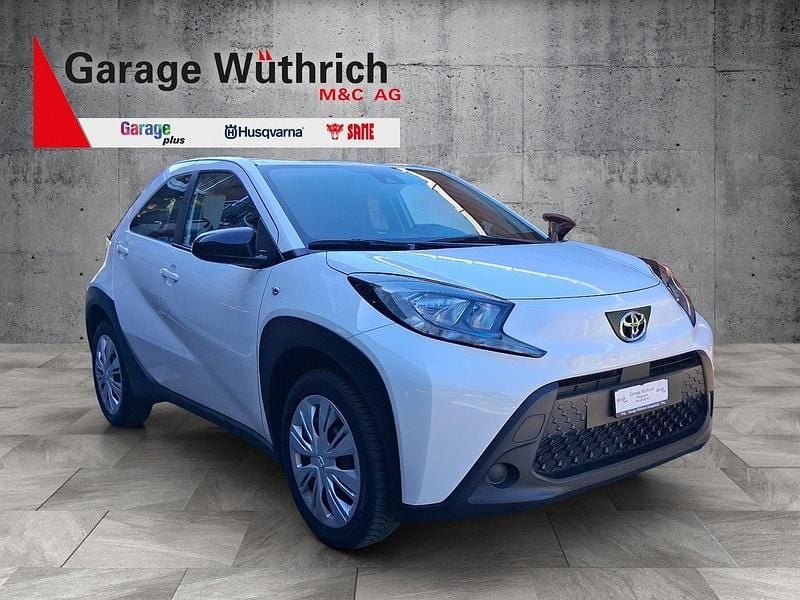 Gebraucht Toyota Aygo X Comfort 72 PS (52 kW) 2024 Weiss SUV