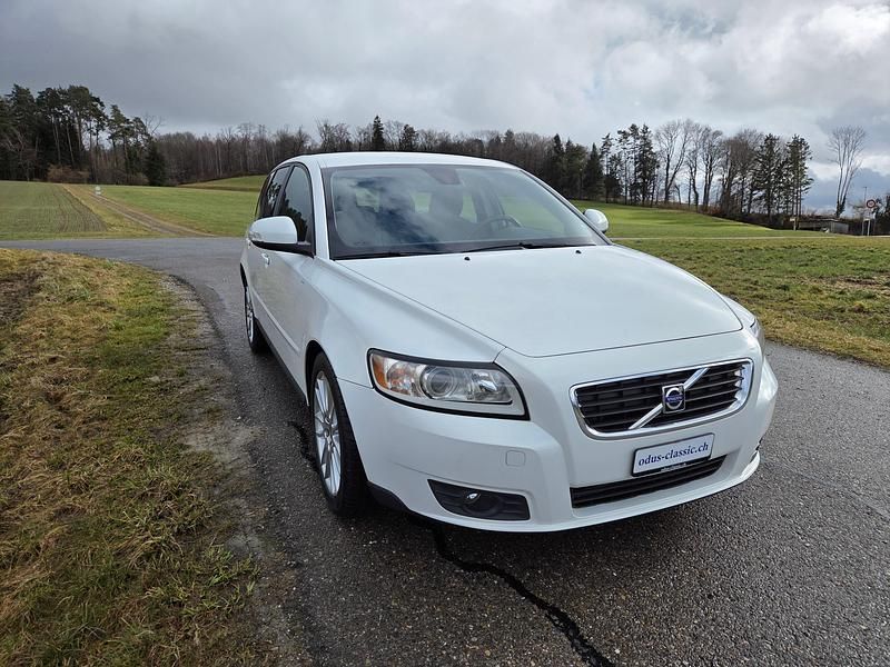 Gebraucht Volvo V50 Kinetic 109 PS (80 kW) 2010 Kombi