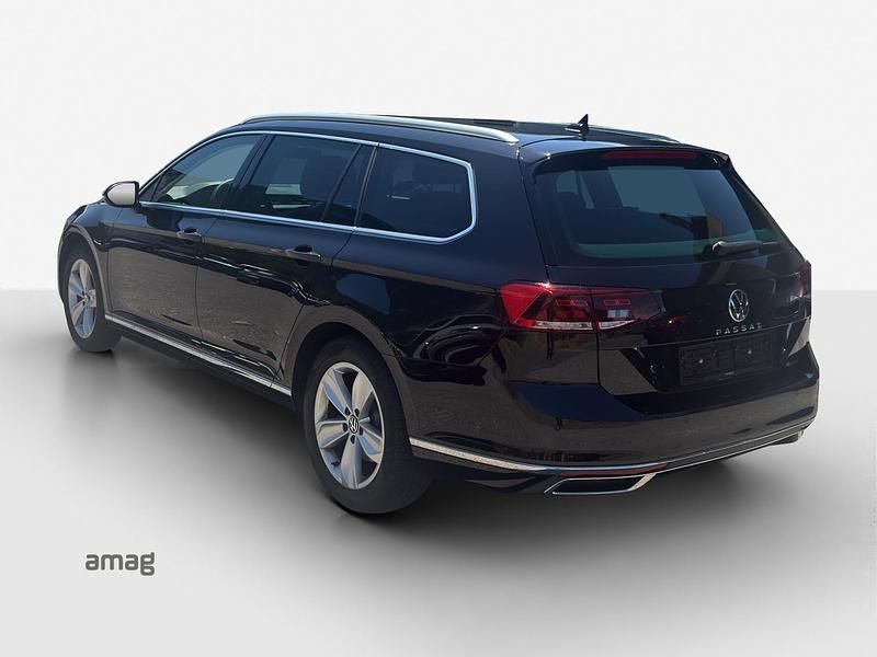 Gebraucht VW Passat Elegance 200 PS (147 kW) 2023 Deep black nacré Kombi