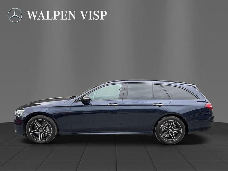 Gebraucht Mercedes E300 AMG line 306 PS (225 kW) 2022 Blau Kombi