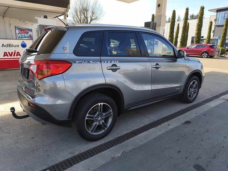 Gebraucht Suzuki Vitara 140 PS (102 kW) 2016 SUV