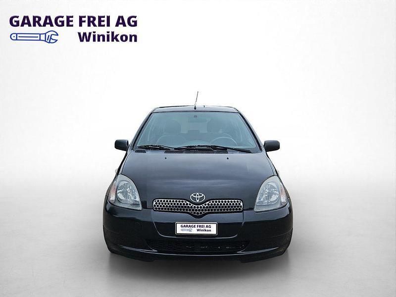 Gebraucht 2000 Toyota Yaris Sol Limousine | CHF 3’500 (Fairer Preis) - Bild 1/4