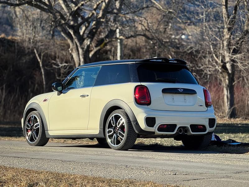 Gebraucht Mini John Cooper Works 231 PS (169 kW) 2019 Kleinwagen