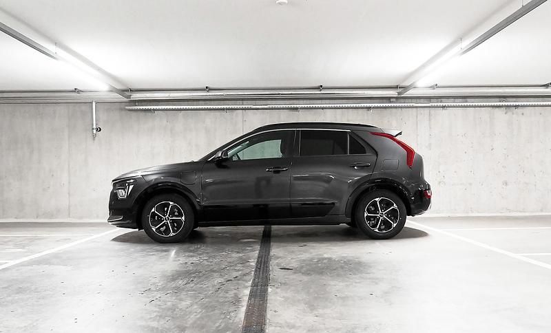 Gebraucht Kia Niro 182 PS (133 kW) 2023 Grau SUV