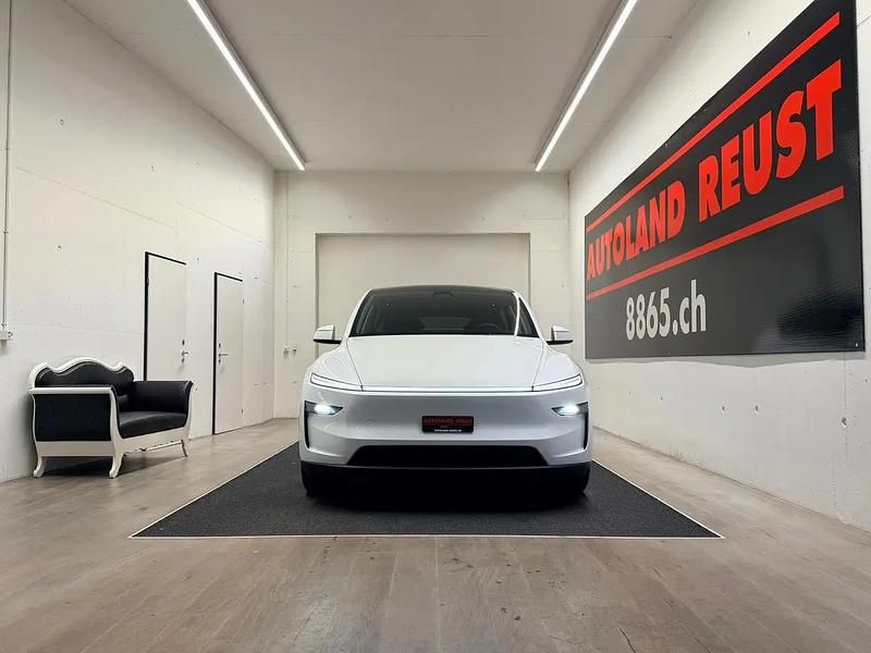 Neu Tesla Model Y Long Range AWD 378 kW (514 PS) 2026 Weiss SUV