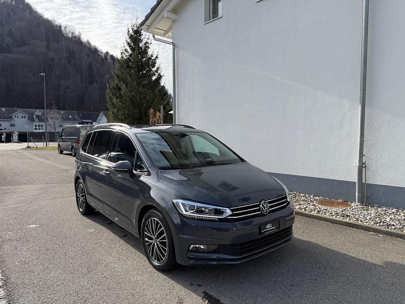 Gebraucht VW Touran Comfortline 150 PS (110 kW) 2024 Van / Kleinbus