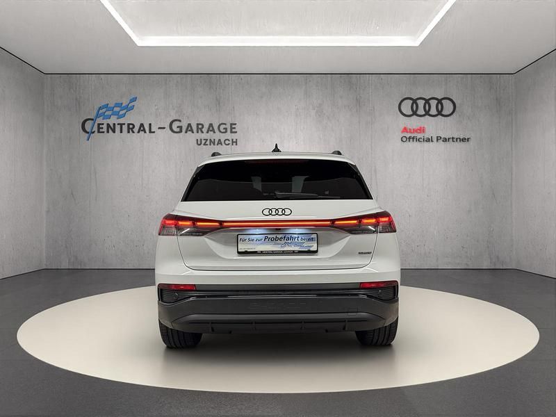 Neu Audi Q4 e-tron Ambiente 210 kW (286 PS) 2026 Weiss SUV