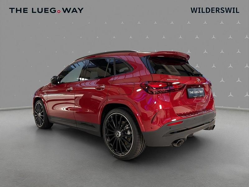 Neu Mercedes GLA35 AMG AMG 306 PS (225 kW) 2025 Rot SUV
