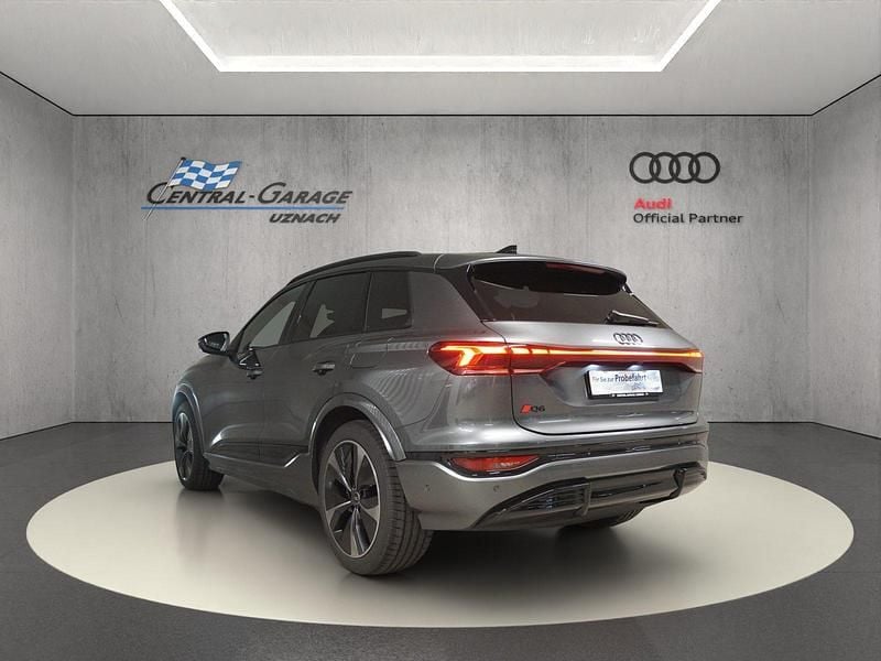 Gebraucht Audi Q6 e-tron Ambiente 285 kW (388 PS) 2025 Grau SUV
