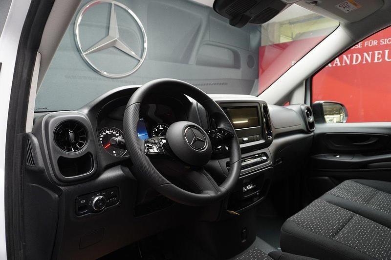 Neu Mercedes Vito 136 PS (100 kW) 2025 Van