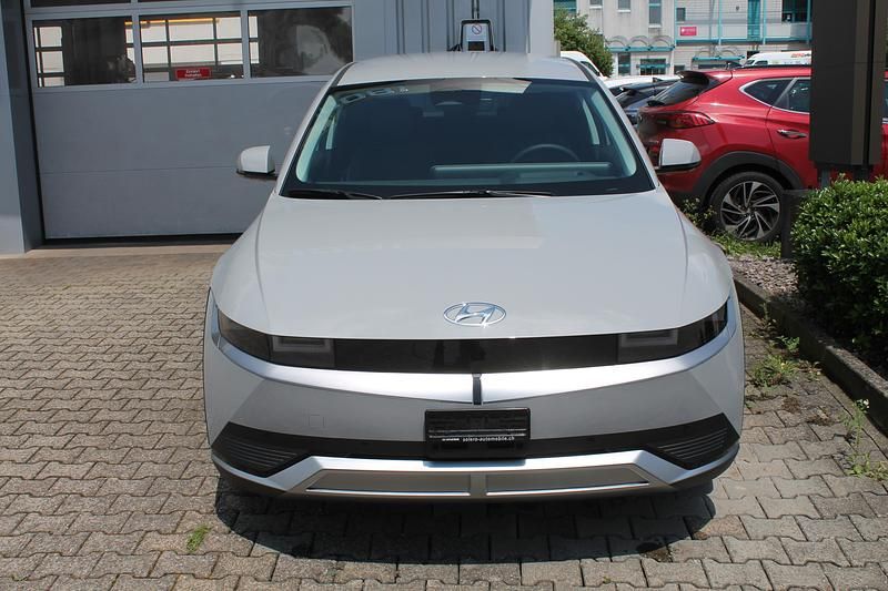 Grau Gebraucht 2024 Hyundai Ioniq Kleinwagen | CHF 54’900 - Bild 1/4