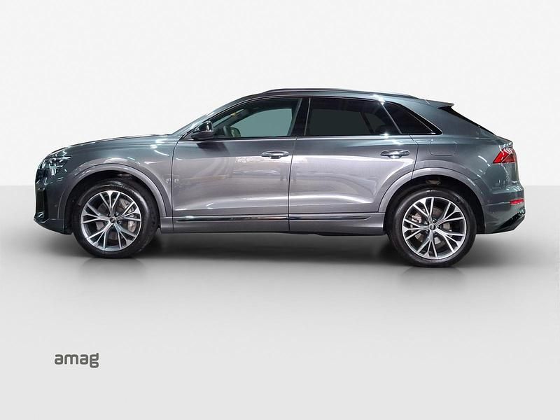 Gebraucht Audi Q8 Ambiente 394 PS (289 kW) 2024 Daytonagrau perleffekt SUV