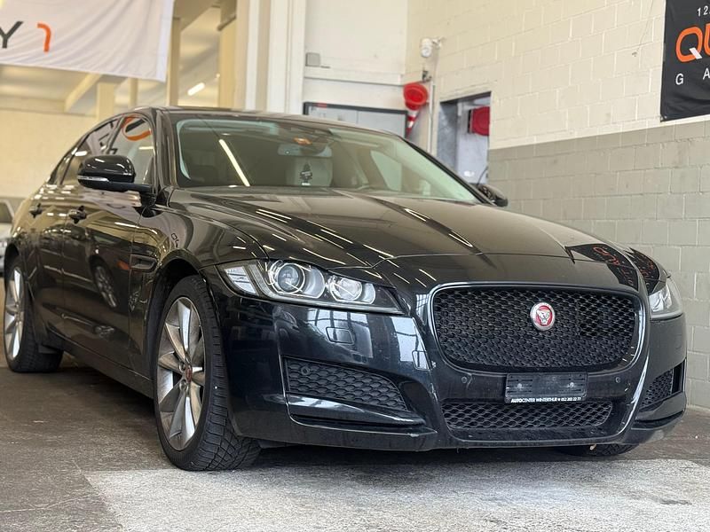 Gebraucht Jaguar XF Prestige 180 PS (132 kW) 2016