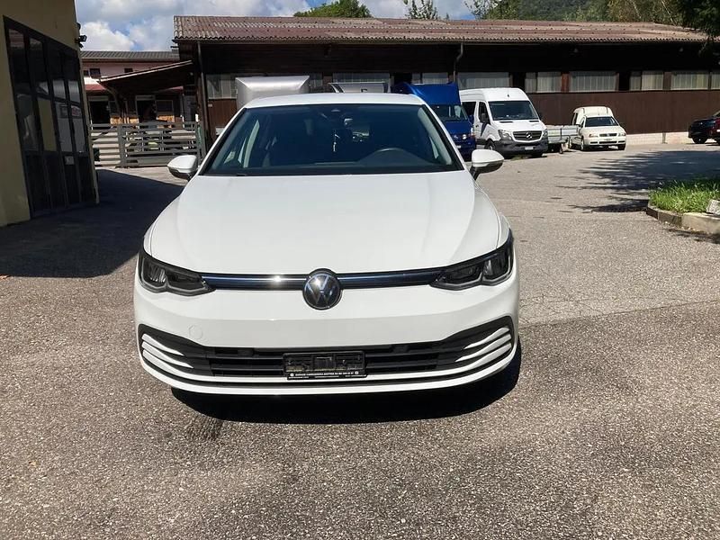 Gebraucht VW Golf VIII Life 110 PS (80 kW) 2025 Weiss