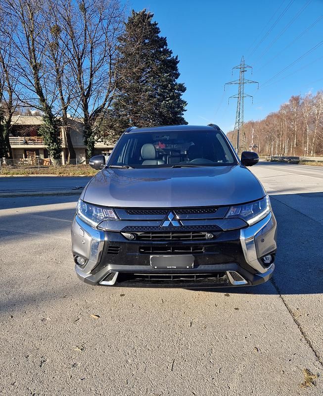 Gebraucht 2019 Mitsubishi Outlander SUV | CHF 14’900 (Fairer Preis) - Bild 1/4