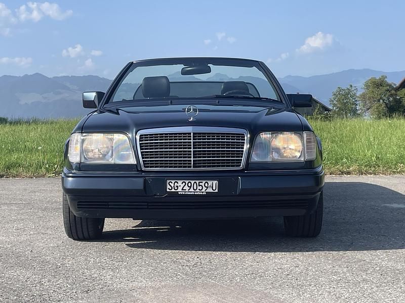 Gebraucht Mercedes E220 150 PS (110 kW) 1997 Cabrio