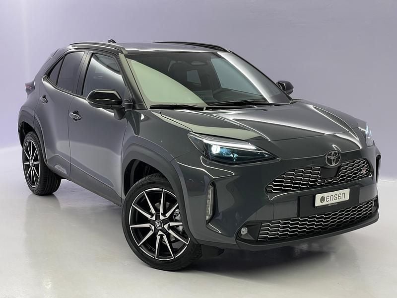 Grau Neu 2025 Toyota Yaris Cross Sport SUV | CHF 36’940 (Etwas zu teuer) - Bild 1/4