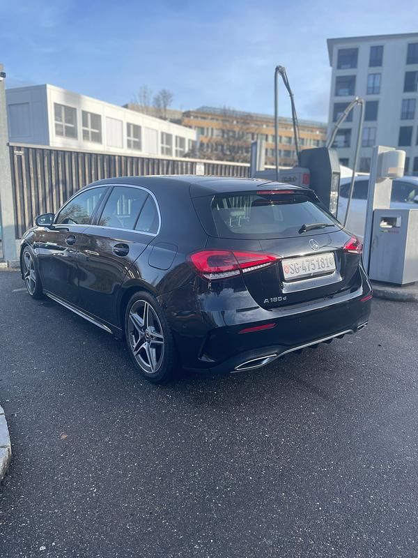 Gebraucht Mercedes A180 AMG line 116 PS (85 kW) 2019