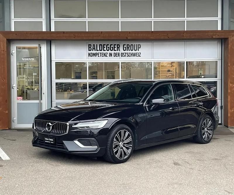 Gebraucht Volvo V60 Inscription 340 PS (250 kW) 2025 Schwarz Kombi