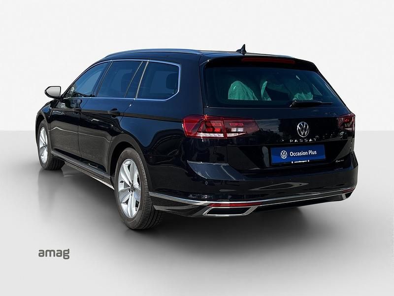 Gebraucht VW Passat Elegance 200 PS (147 kW) 2023 Deepblack perleffekt Kombi