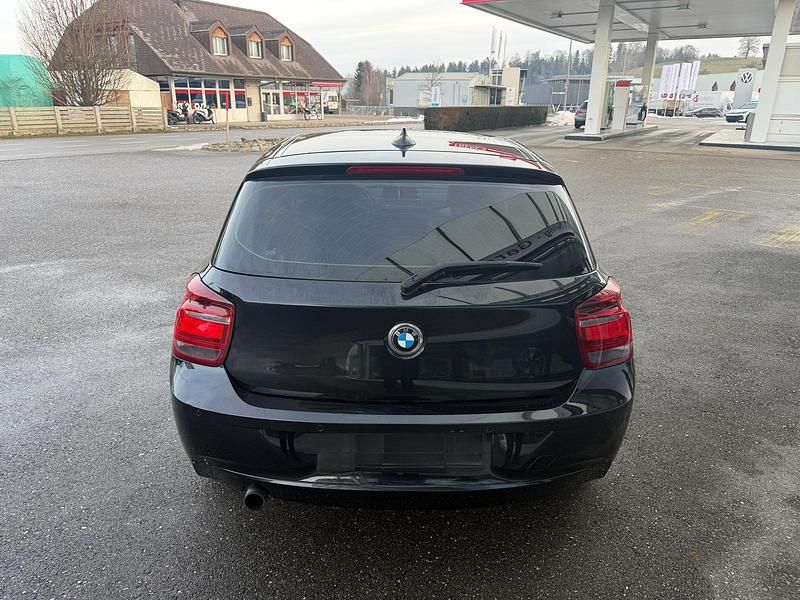 Gebraucht BMW 116 Sport Line 136 PS (100 kW) 2014 Schwarz Kleinwagen
