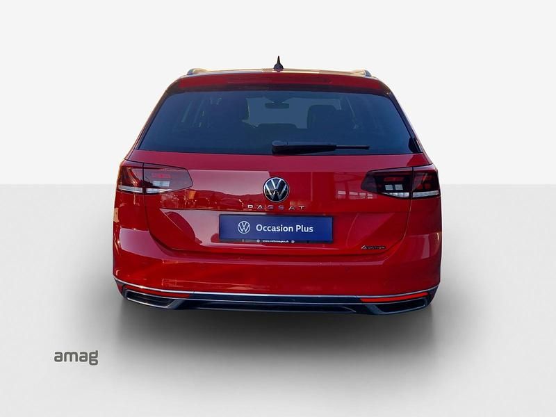 Gebraucht VW Passat Elegance 200 PS (147 kW) 2023 Tornadorot uni Kombi