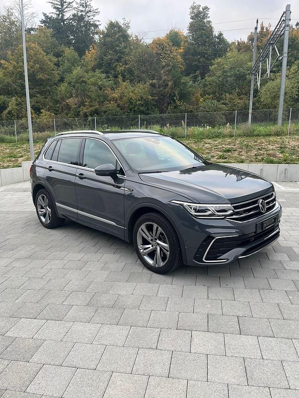 Gebraucht 2020 VW Tiguan R-line SUV | CHF 31’900 (Etwas zu teuer) - Bild 1/4