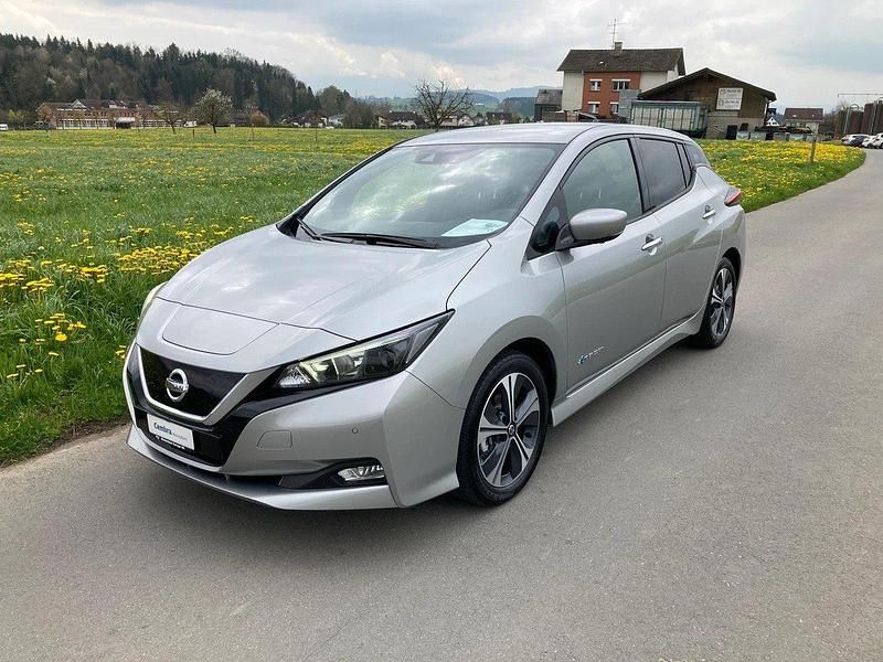 Gebraucht 2020 Nissan Leaf N-Connecta Kleinwagen | CHF 13’980 (Guter Preis) - Bild 1/4