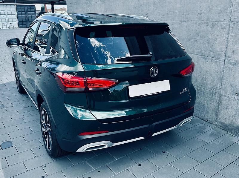 Neu MG ZS Luxury 197 PS (144 kW) 2026 Grün SUV