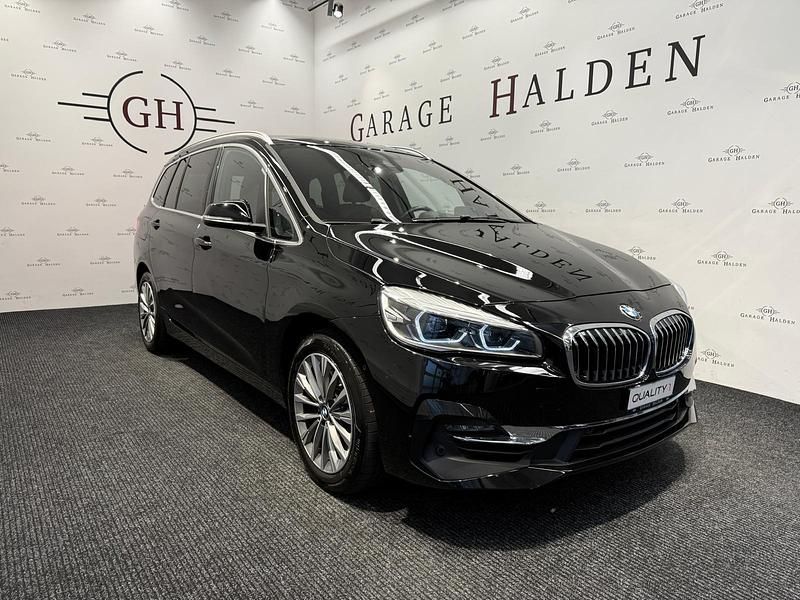 Schwarz Gebraucht 2021 BMW 218 Gran Tourer Luxury Line Van / Kleinbus | CHF 22’900 (Teuer) - Bild 1/4
