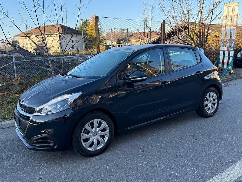 Gebraucht Peugeot 208 Access 82 PS (60 kW) 2017 Kleinwagen