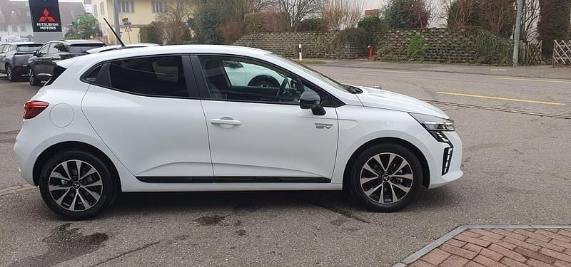 Neu Mitsubishi Colt 90 PS (66 kW) 2025 Weiss SUV