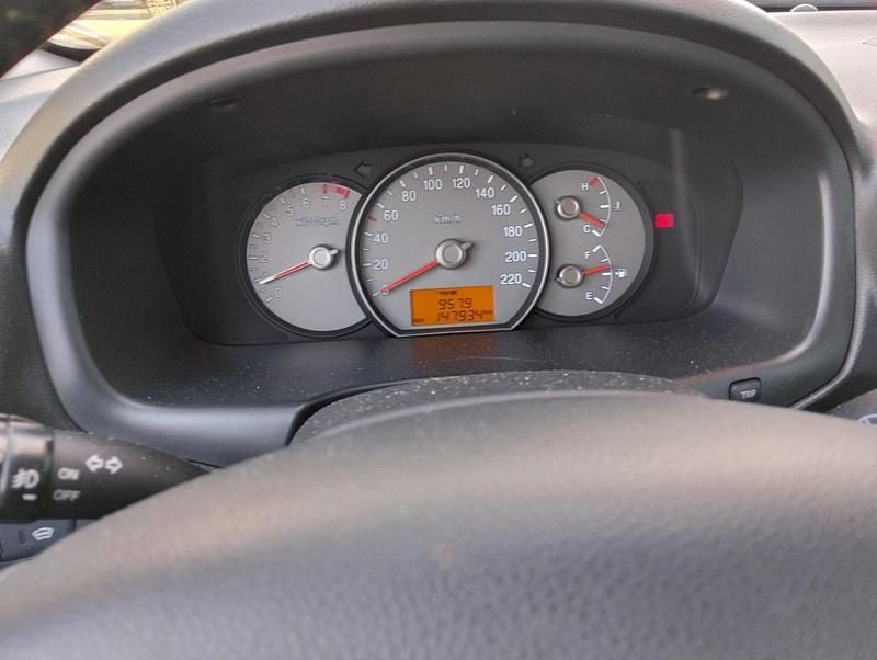 Gebraucht Kia Carens Classic 144 PS (105 kW) 2007 Van / Kleinbus