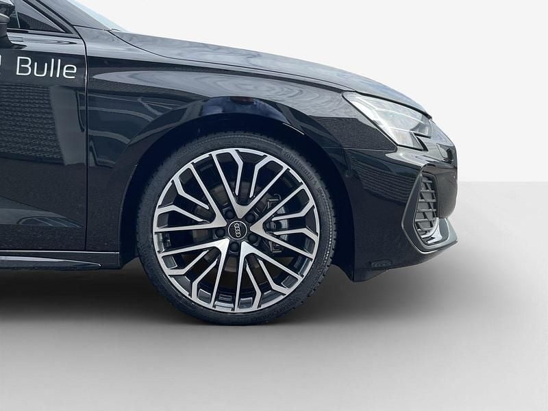 Gebraucht Audi A3 Attraction 150 PS (110 kW) 2024 Mythosschwarz metallic Limousine