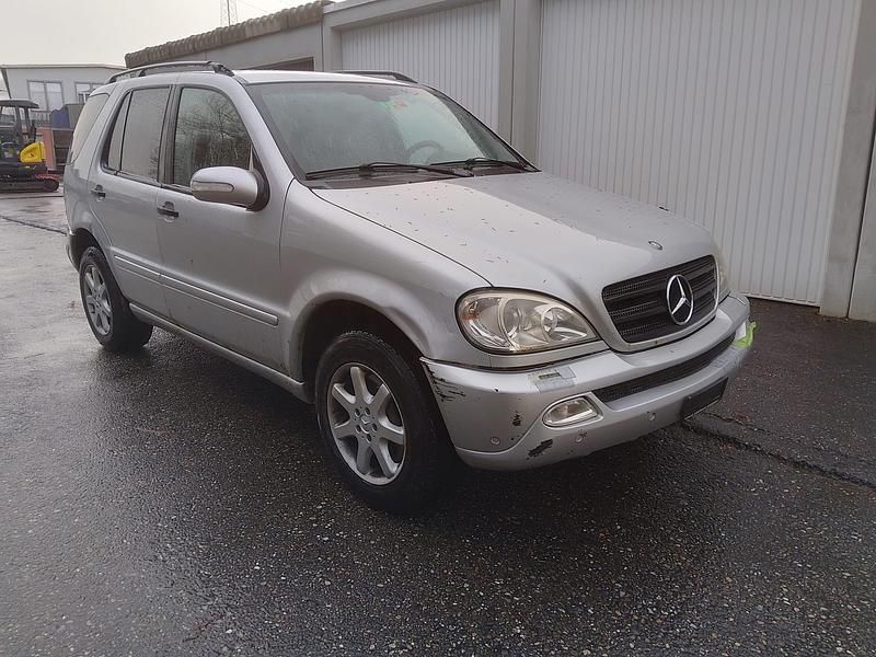 Gebraucht Mercedes ML270 163 PS (119 kW) 2004 SUV
