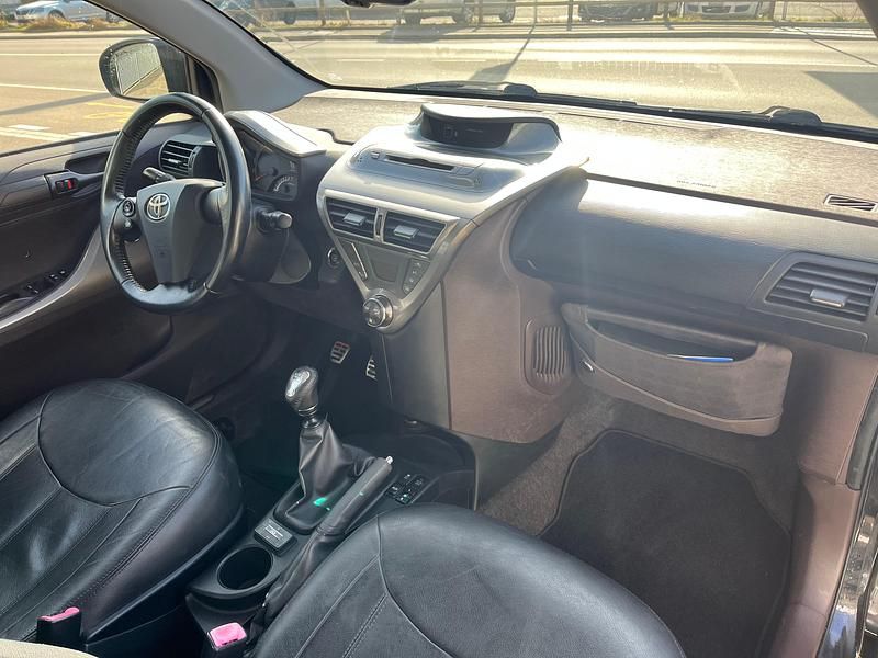 Gebraucht Toyota iQ 98 PS (72 kW) 2010 Kleinwagen