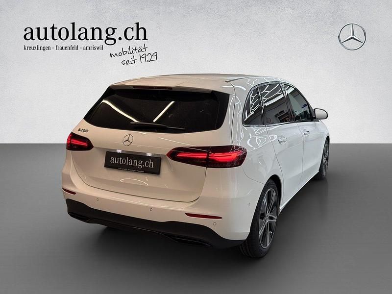 Gebraucht Mercedes B200 Progressive 177 PS (130 kW) 2025 Van / Kleinbus