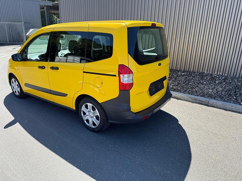 Gebraucht Ford Tourneo Courier Trend+ 100 PS (73 kW) 2019 Van / Kleinbus